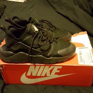 Nike women's air huarache run ultra